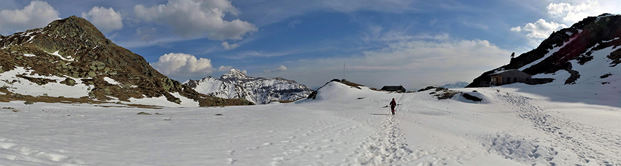 Dal Bivacco Zamboni scendiamo pestando neve al Rifugio Balicco